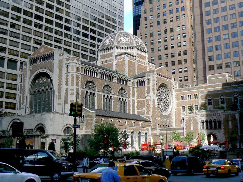 Building et Insolite: St Bartholomew church